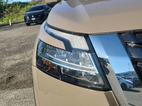 Certified 2023 Nissan Pathfinder Platinum w/ Cargo Package FWD image 10