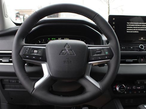 New 2026 Mitsubishi Outlander SEL AWD/4WD image 11