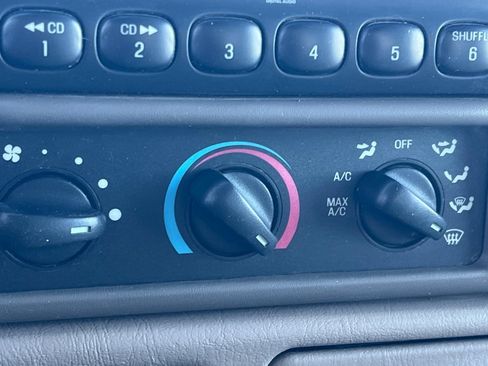 Used 2004 Ford F350 Lariat AWD/4WD image 19
