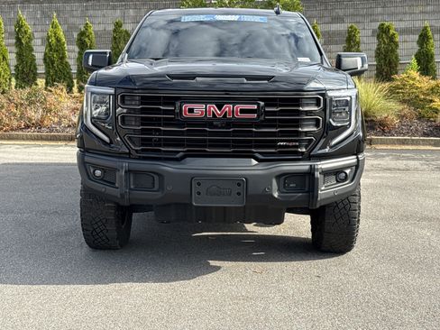 Used 2024 GMC Sierra 1500 AT4X image 3