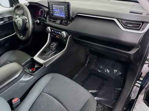 Used 2021 Toyota RAV4 XLE FWD image 30
