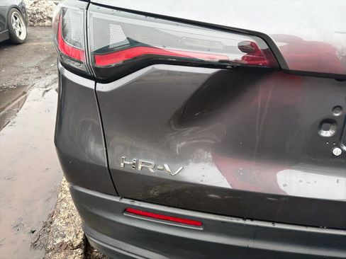 Used 2023 Honda HR-V LX image 8