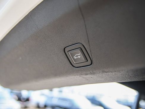 Certified 2025 GMC Yukon Denali image 15