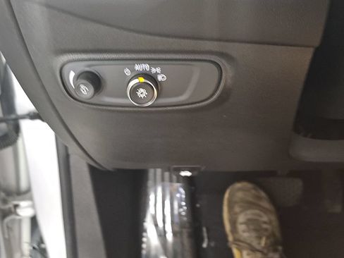 Certified 2019 Chevrolet Equinox LT w/ Driver Convenience Package FWD image 31