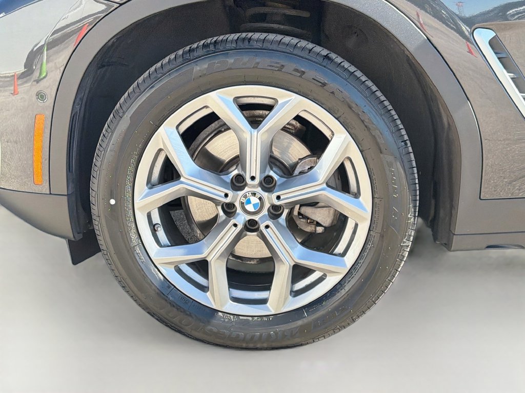 Used 2025 BMW X4 xDrive30i AWD/4WD image 41