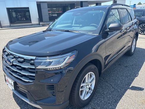 New 2026 Ford Explorer Active AWD/4WD image 4
