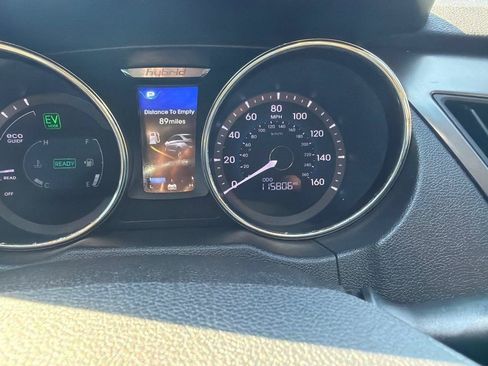 Used 2011 Hyundai Sonata Hybrid w/ Premium Equipment Pkg 2 FWD image 16