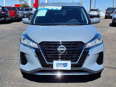 Used 2024 Nissan Kicks SV image 2