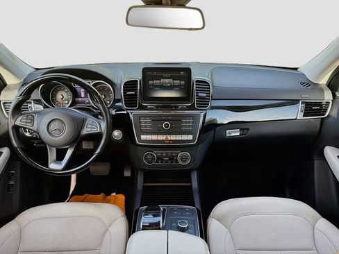Used 2017 Mercedes-Benz GLS 550 4MATIC image 17