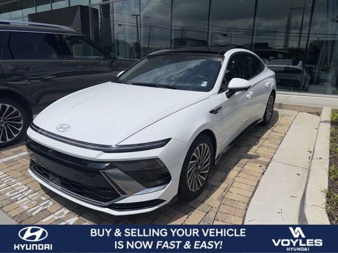 Used 2025 Hyundai Sonata Limited FWD image 1