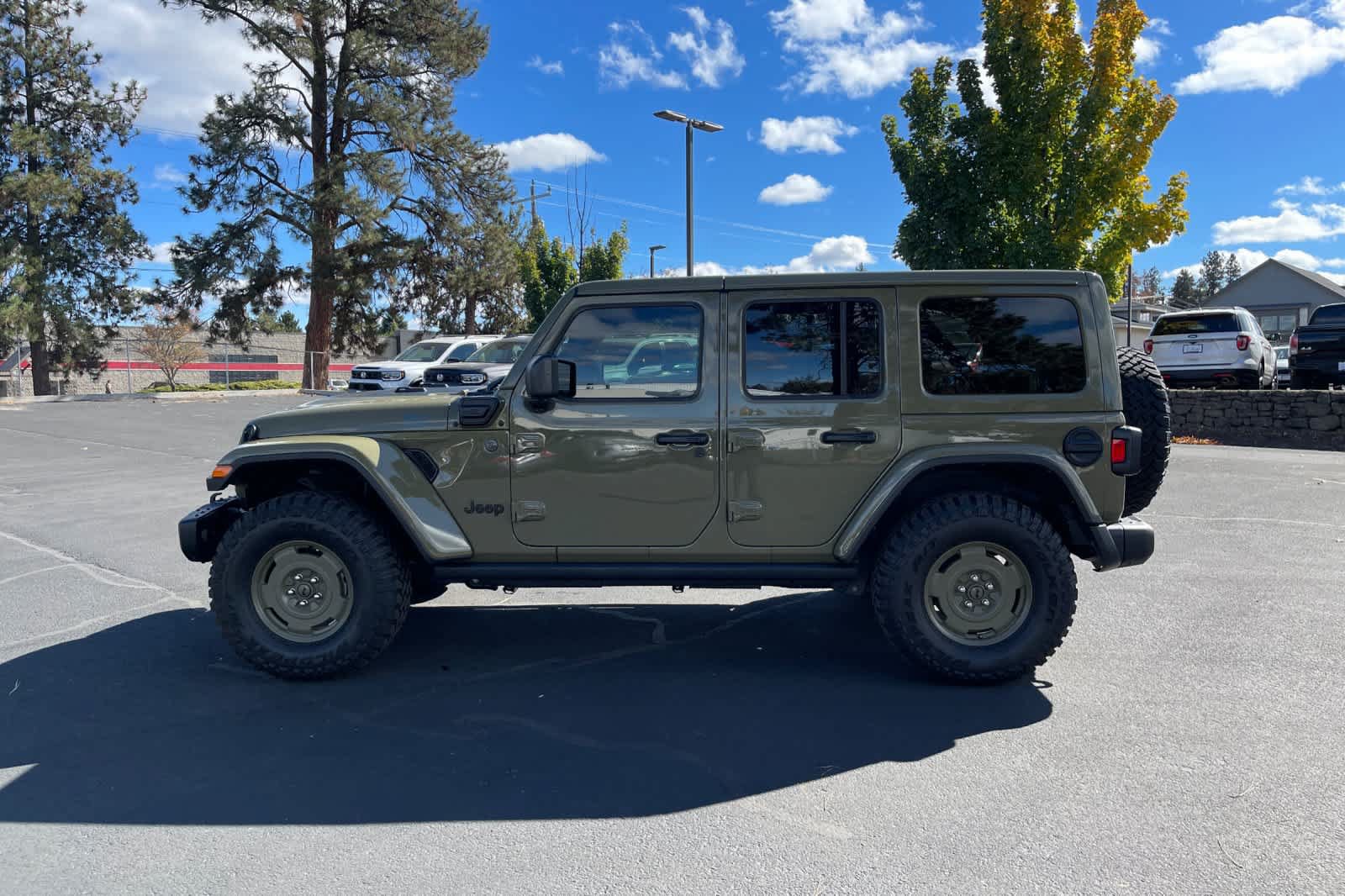 Used 2025 Jeep Wrangler Unlimited Sport S 4xe AWD/4WD image 2