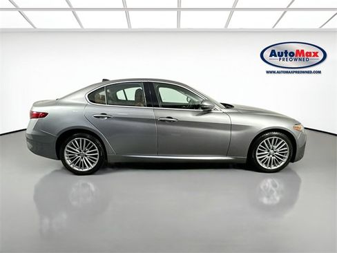 Used 2017 Alfa Romeo Giulia Ti image 10