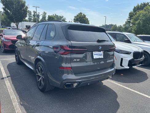 Used 2025 BMW X5 xDrive40i w/ M Sport Package AWD/4WD image 15