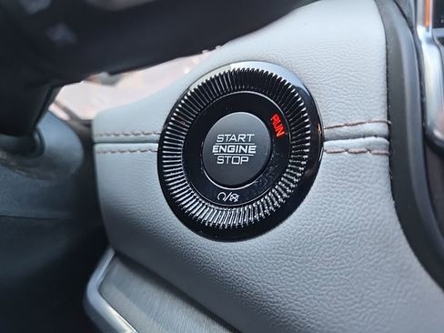 Used 2024 Jeep Compass Limited image 25