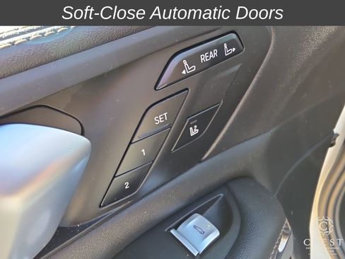 Used 2024 BMW X7 xDrive40i w/ M Sport Package image 10