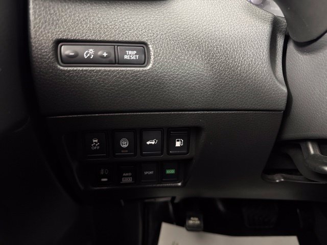 Used 2019 Nissan Rogue SV AWD/4WD image 19