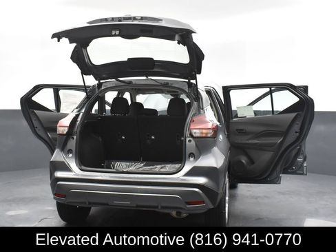 Used 2025 Nissan Kicks Play S image 32