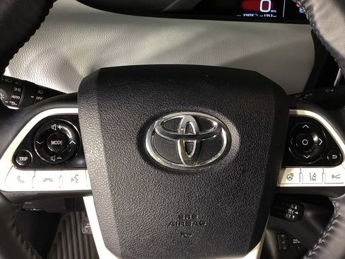 Used 2019 Toyota Prius Prime Advanced image 20