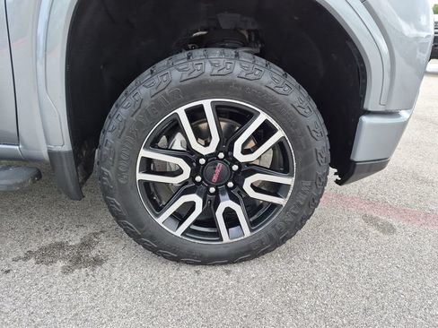 Certified 2024 GMC Sierra 1500 AT4 w/ Technology Package AWD/4WD image 18