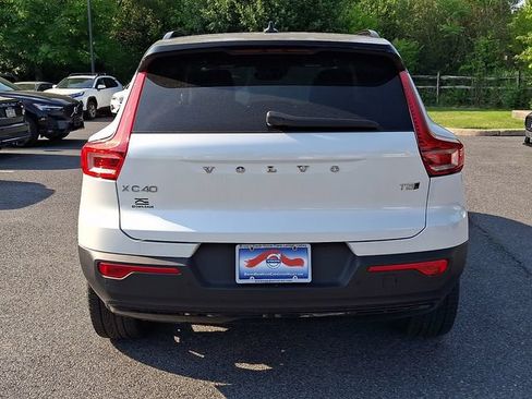 Used 2021 Volvo XC40 T5 R-Design w/ Advanced Package AWD/4WD image 5
