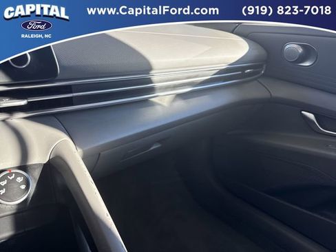 Used 2024 Hyundai Elantra SE image 26
