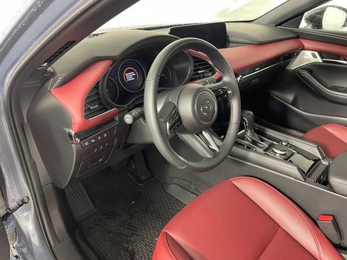 Certified 2025 MAZDA MAZDA3 Hatchback w/Premium Plus Pkg image 3