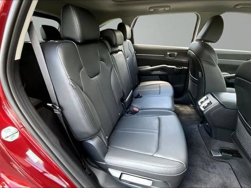 Used 2025 Kia Sorento S w/ Panoramic Sunroof Package FWD image 24