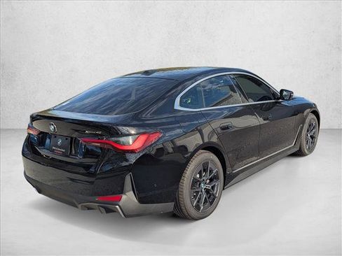 New 2026 BMW i4 xDrive40i image 2