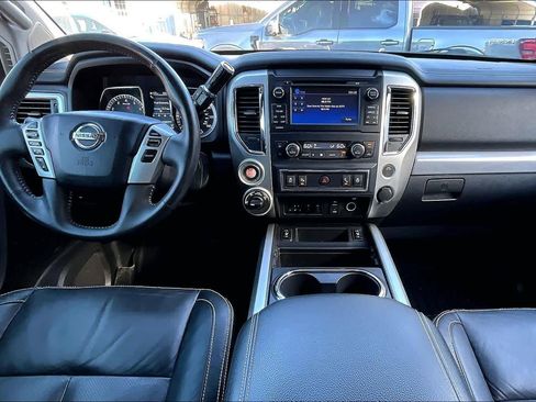 Used 2017 Nissan Titan PRO-4X w/ Pro-4x Convenience Package image 15