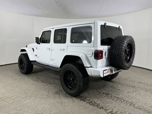Used 2022 Jeep Wrangler Unlimited Sahara AWD/4WD image 5