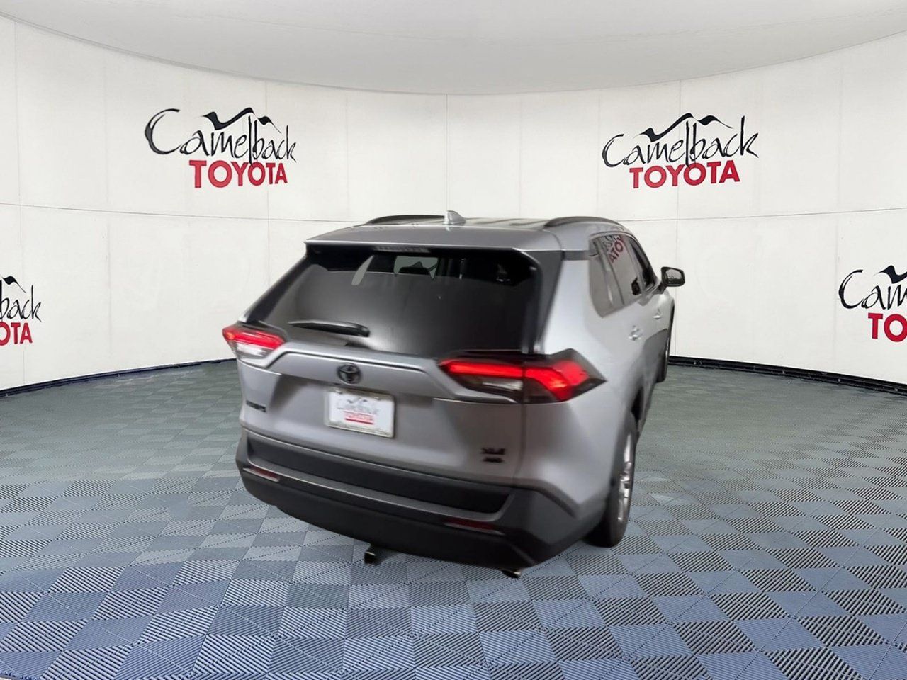 Used 2025 Toyota RAV4 XLE w/ Convenience Package AWD/4WD image 9