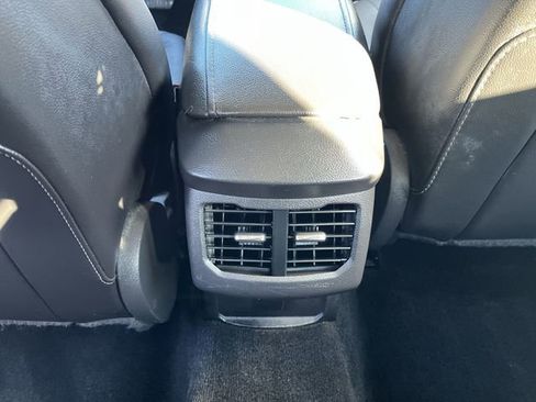 Used 2016 Ford Fusion SE w/ Equipment Group 202A image 23