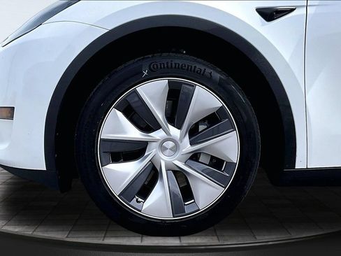 Used 2023 Tesla Model Y Long Range AWD/4WD image 9