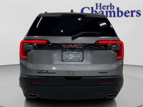Used 2023 GMC Acadia SLE w/ Driver Convenience Package image 6