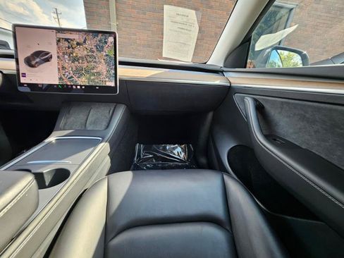 Used 2023 Tesla Model Y 2WD image 54