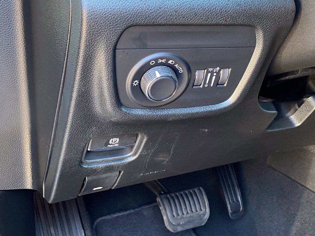 Used 2025 Jeep Grand Cherokee Laredo w/ MOPAR Finishing Package RWD image 12