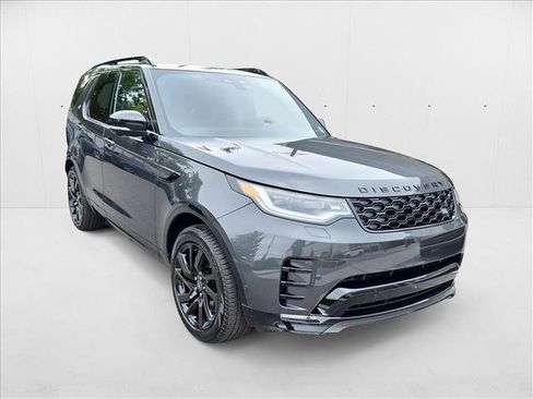 New 2025 Land Rover Discovery Dynamic SE image 3