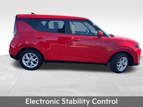 Used 2024 Kia Soul S FWD image 9