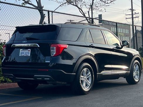 Certified 2020 Ford Explorer XLT w/ Equipment Group 202A image 5