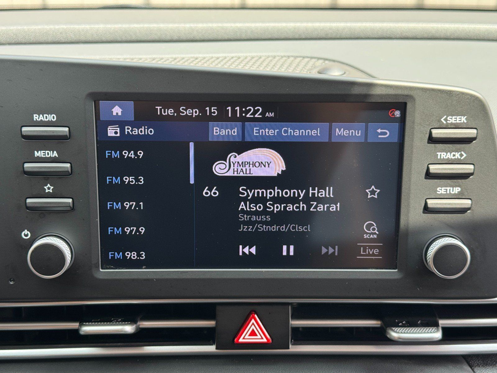 Used 2022 Hyundai Elantra Blue FWD image 23