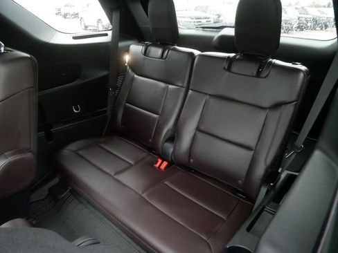 Certified 2025 Ford Explorer Platinum w/ Ultimate Package AWD/4WD image 21