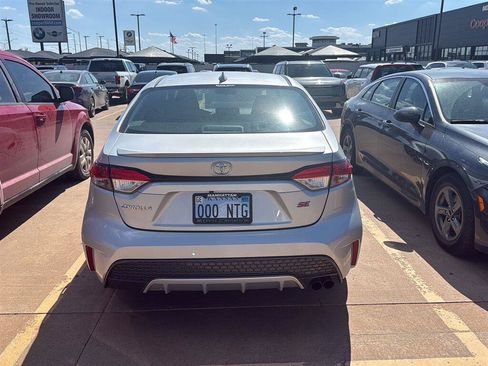 Used 2021 Toyota Corolla SE w/ Carpet Mat Package (TMS) FWD image 11