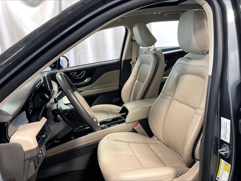Used 2021 Lincoln Corsair AWD w/ Premium Package image 10