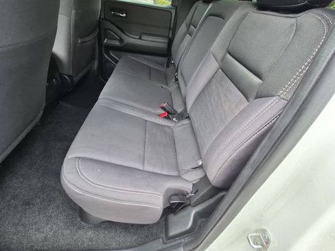 Used 2024 Nissan Frontier SV w/ SV Convenience Package RWD image 17