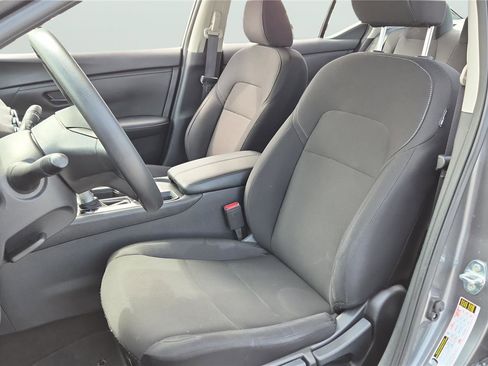 Used 2024 Nissan Sentra S image 12