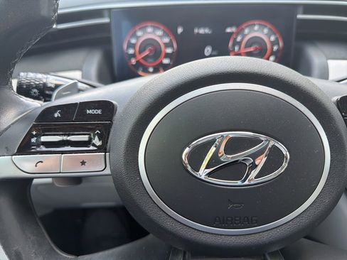 Used 2023 Hyundai Tucson Limited image 23