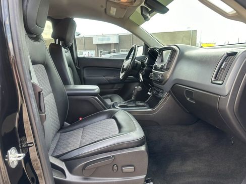 Used 2018 Chevrolet Colorado Z71 AWD/4WD image 17