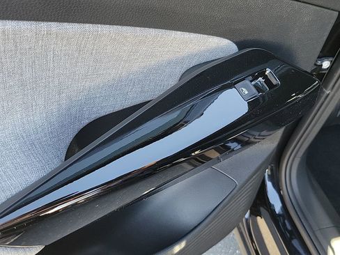 New 2026 Volkswagen ID.4 Pro image 19