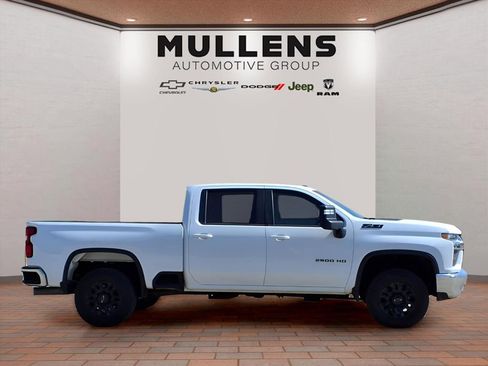 Used 2023 Chevrolet Silverado 2500 LT image 4