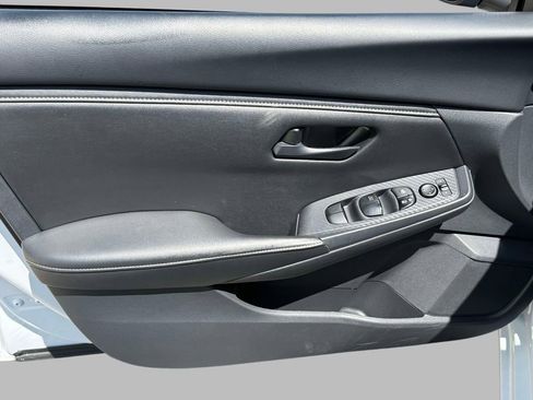 Used 2025 Nissan Sentra S FWD image 19